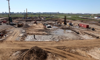 На строительстве Малой арены. Май 2013 года.